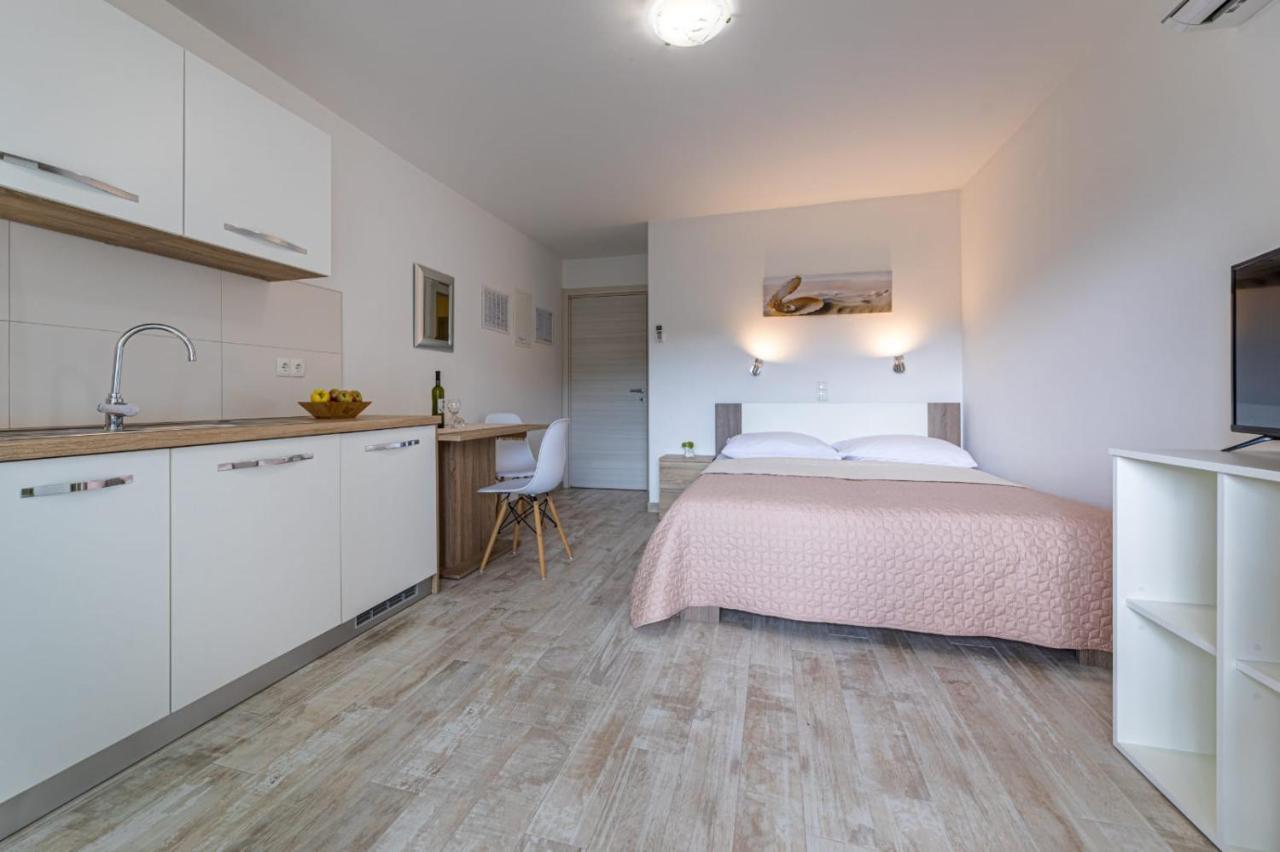Apartments Augustinovic Baška Eksteriør billede