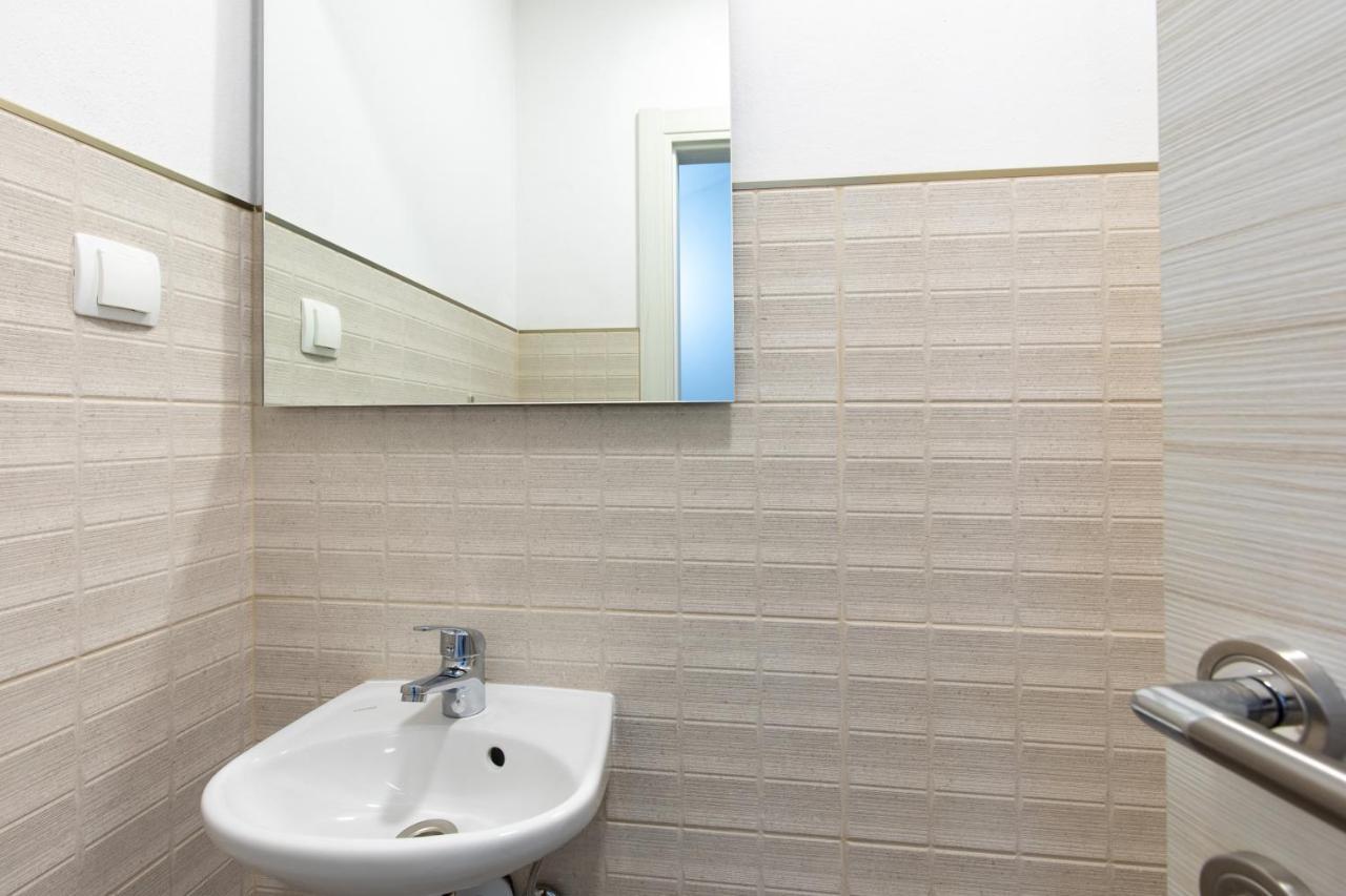 Apartments Augustinovic Baška Eksteriør billede
