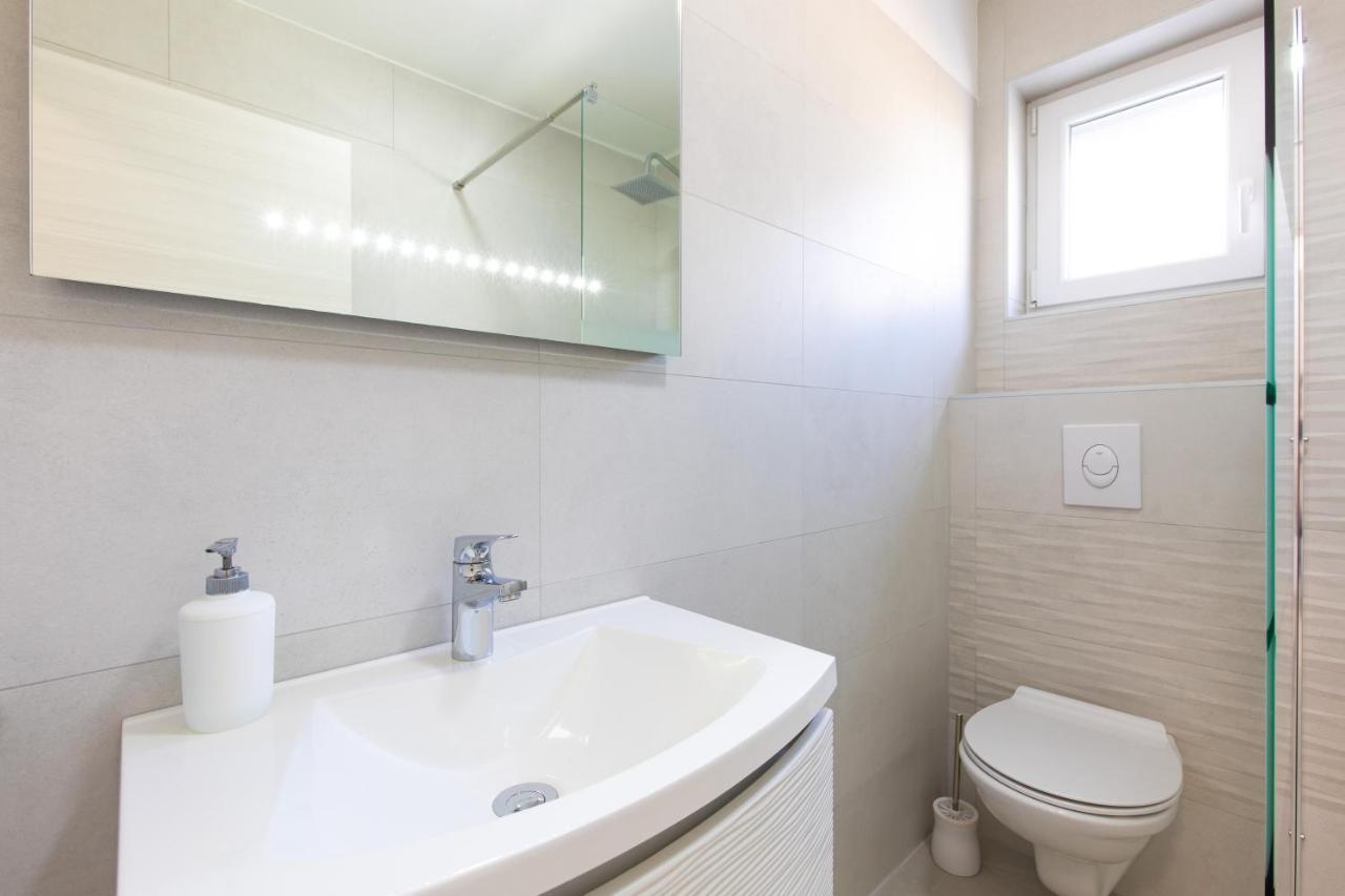 Apartments Augustinovic Baška Eksteriør billede