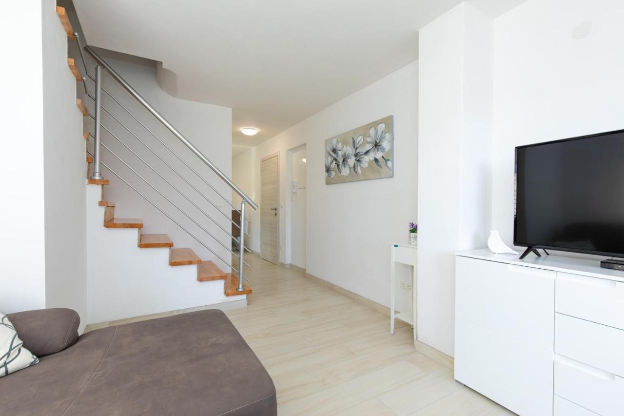 Apartments Augustinovic Baška Eksteriør billede